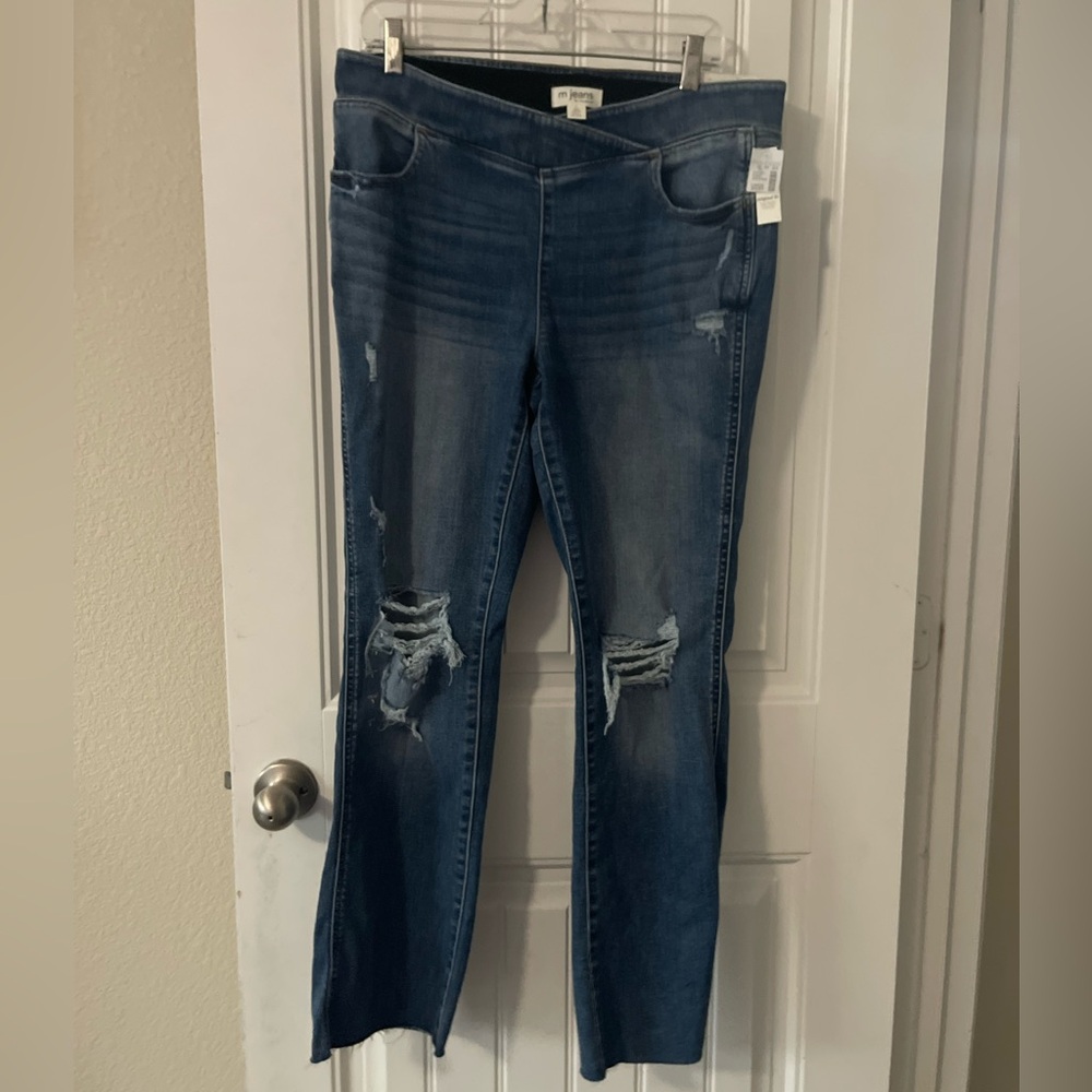 Maurices Cool Comfort slim bootcut pull on jeans. 
high rise, ultimate stretch.